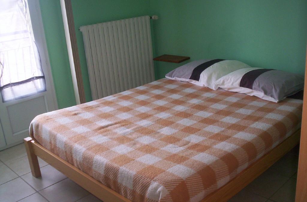 Le Vermondois Le Bacon Habitación foto